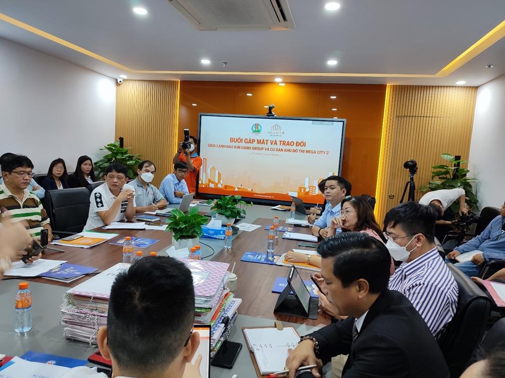 Địa ốc Kim Oanh gặp mặt khách hàng trao đổi 'gỡ vướng' cho dự án Mega City 2 Địa ốc Kim Oanh gặp mặt khách hàng trao đổi 'gỡ vướng' cho dự án Mega City 2