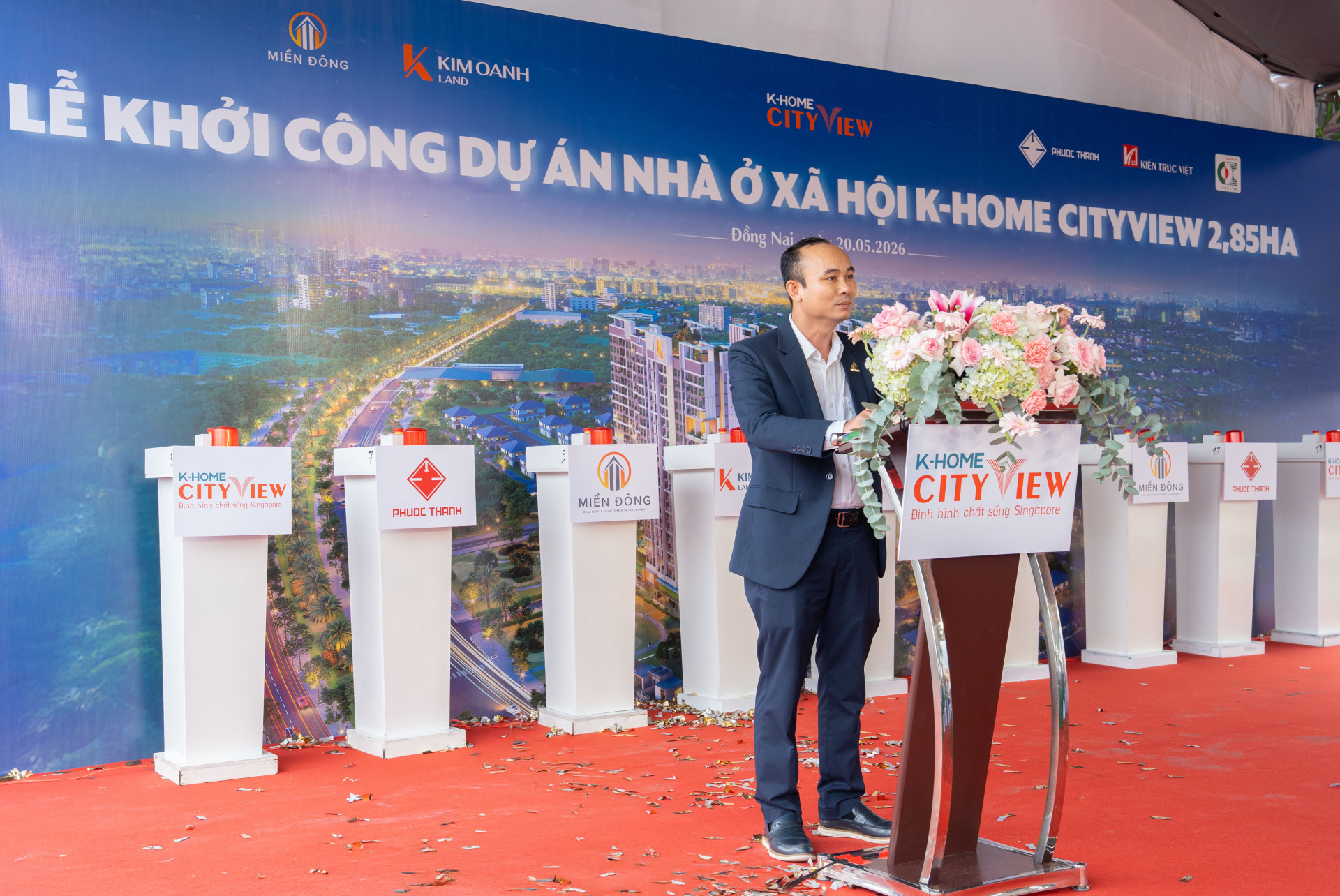 Ông Võ Tiến Dũng – Giám đốc Khối Xây lắp Công ty Phước Thành – phát biểu tại buổi lễ