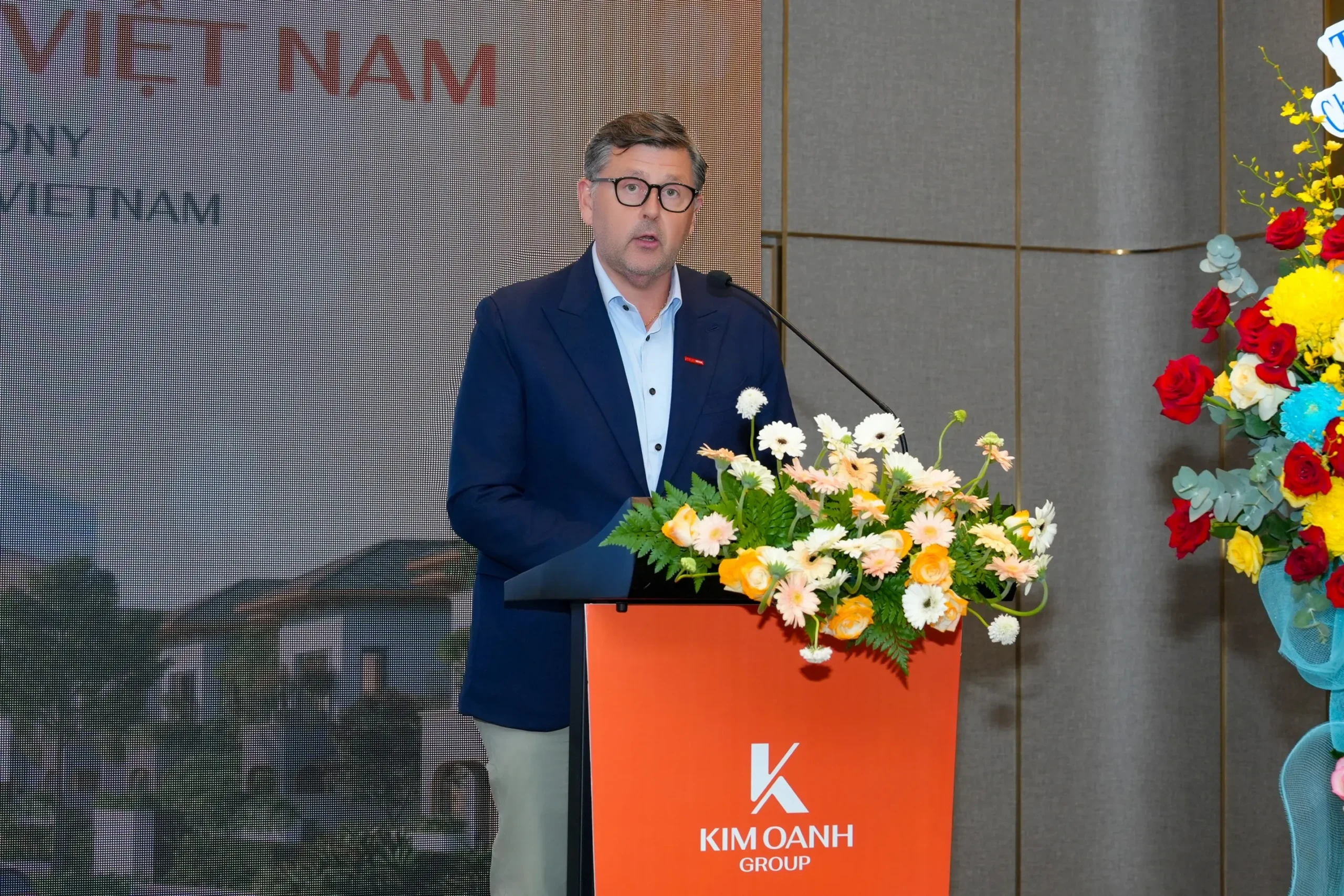 Ông Olivier Bernard R. Langlet – Tổng Giám đốc Tập đoàn Central Retail Việt Nam chia sẻ ấn tượng trước quy mô phát triển, khát vọng vươn tầm cùng những giá trị nhân văn của Kim Oanh Group
