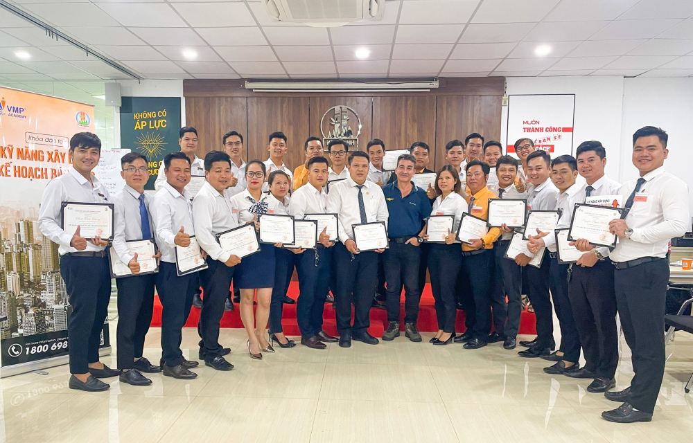 Nhiều nhân sự cấp quản lý Kim Oanh Group vừa tốt nghiệp khóa đào tạo Kỹ năng xây dựng kế hoạch bán hàng